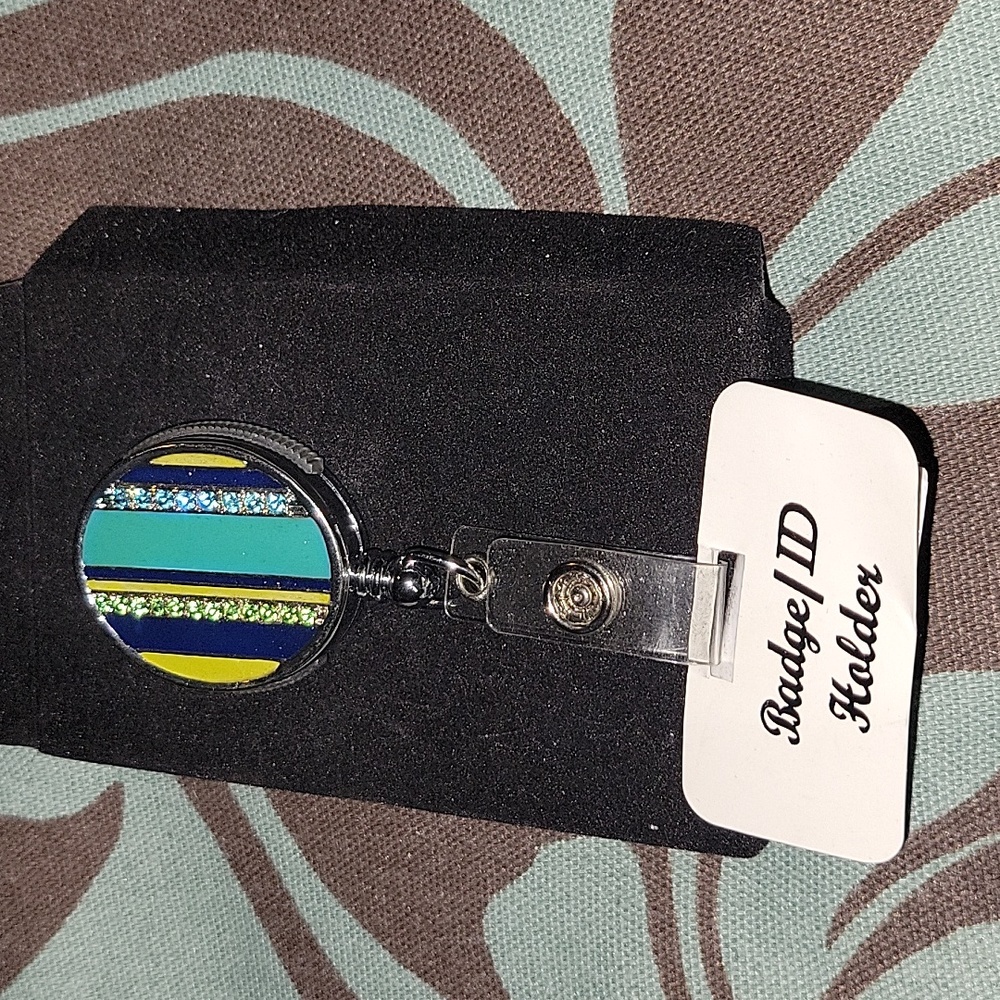 Extendable badge holder - Picture 1 of 1